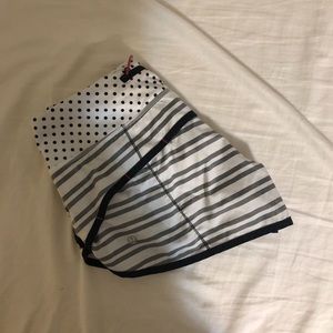 *updated size* lululemon white n black shorts